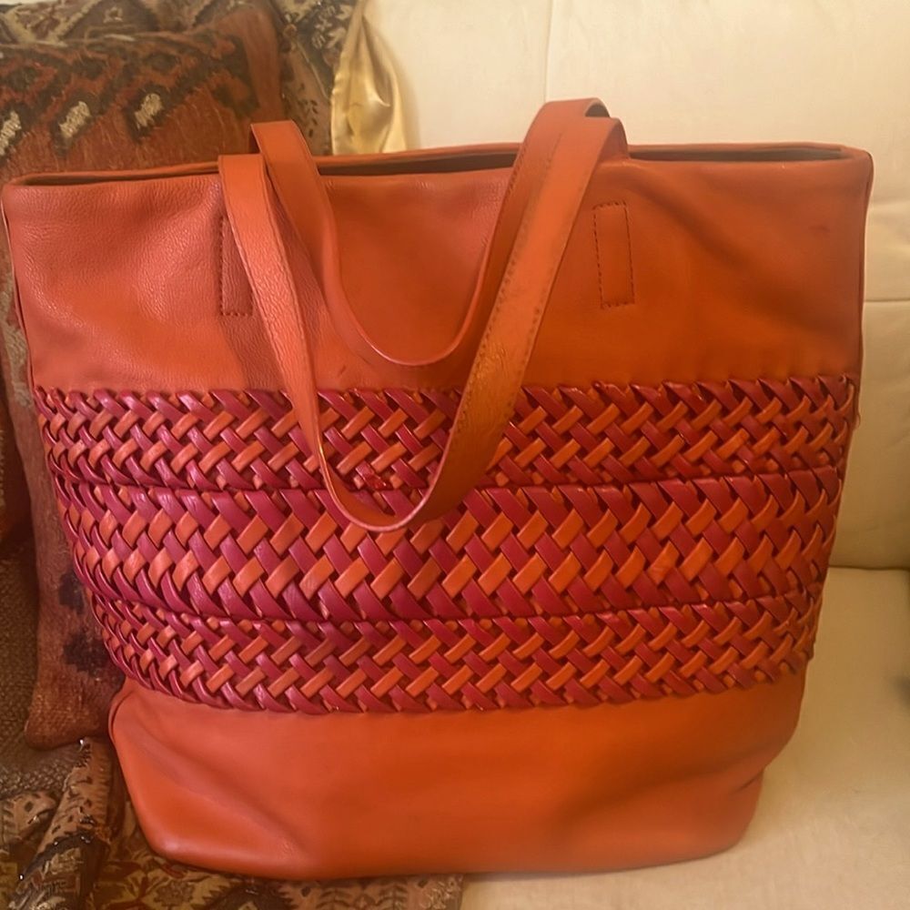 DKNY vintage fabulous Tote